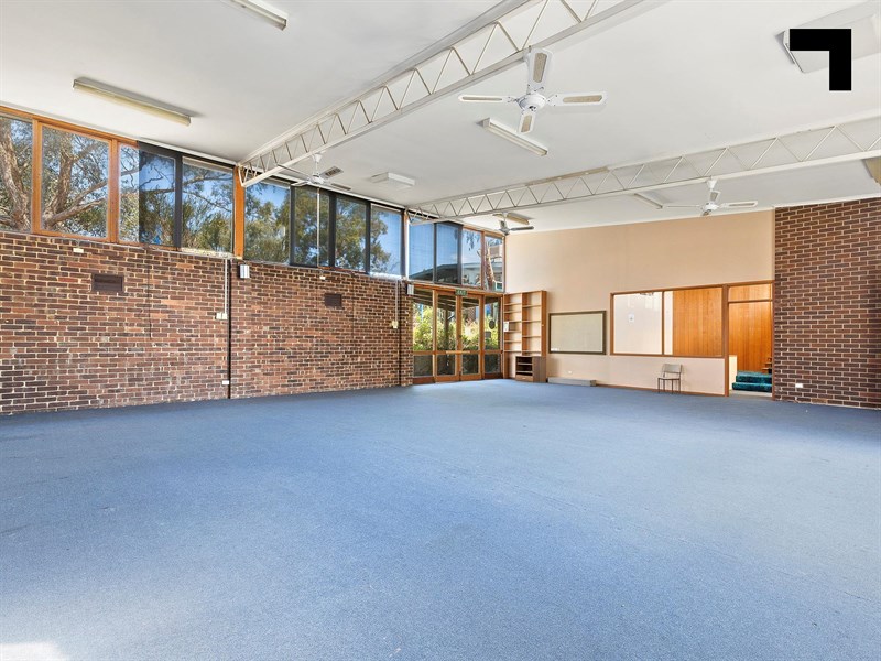 1-3 Mountain View Road, Montmorency