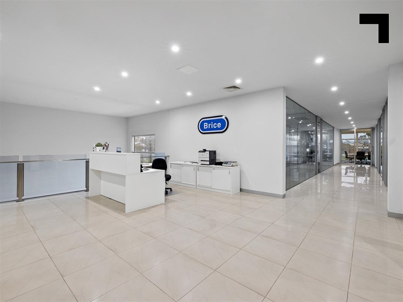 11 Holloway Drive, Bayswater