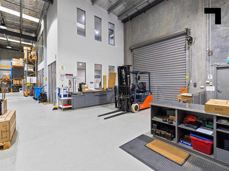 11 Holloway Drive, Bayswater
